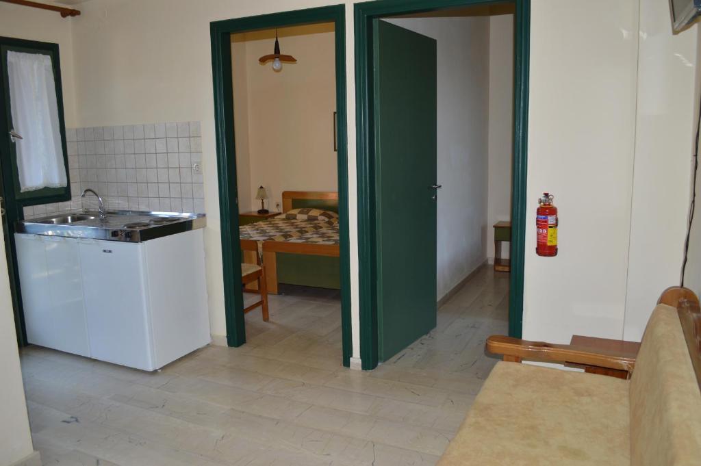 Erodios Apartments Kalyves Cameră foto